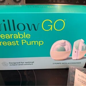 Willow GO Wearable Breast Pump - Teal and White
